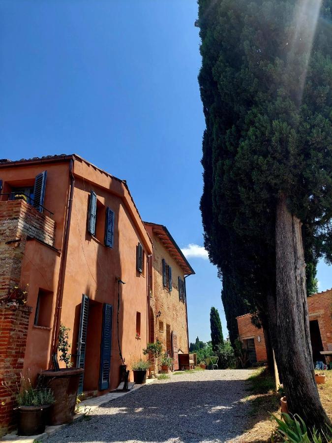 Casa Ezio Marchi - Due Appartamenti E Una Family Suite Bettolle Esterno foto