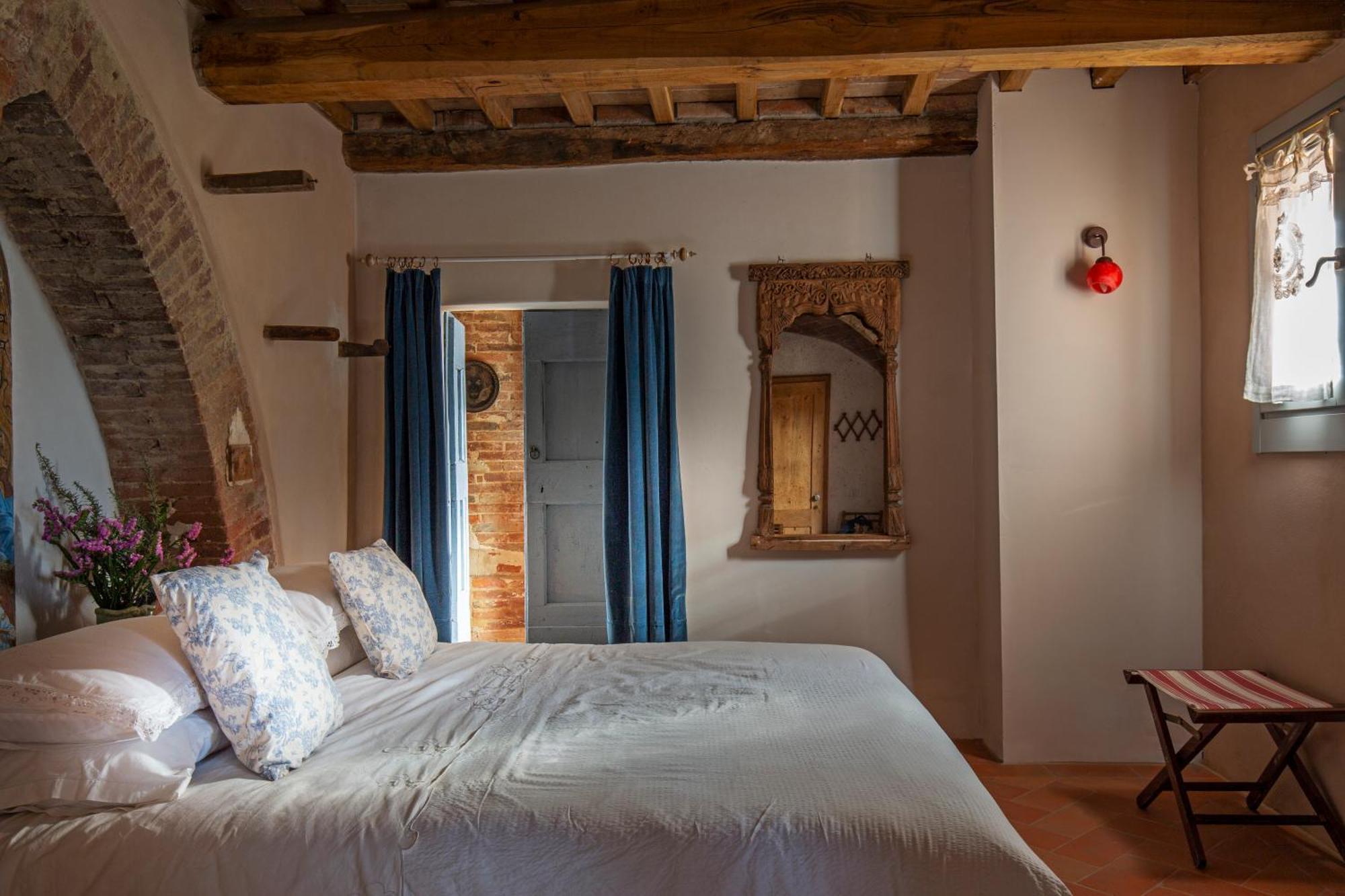 Casa Ezio Marchi - Due Appartamenti E Una Family Suite Bettolle Esterno foto