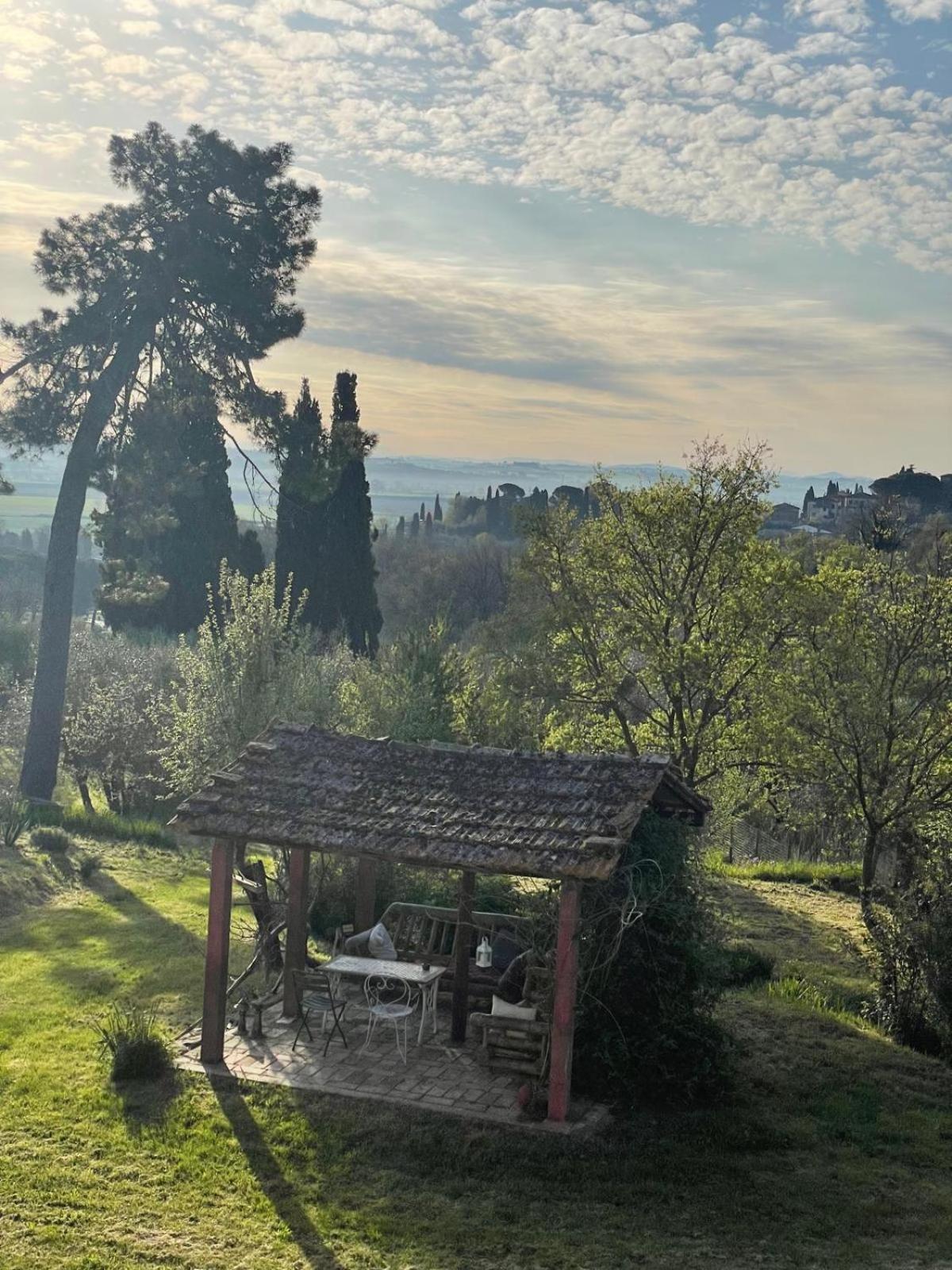 Casa Ezio Marchi - Due Appartamenti E Una Family Suite Bettolle Esterno foto